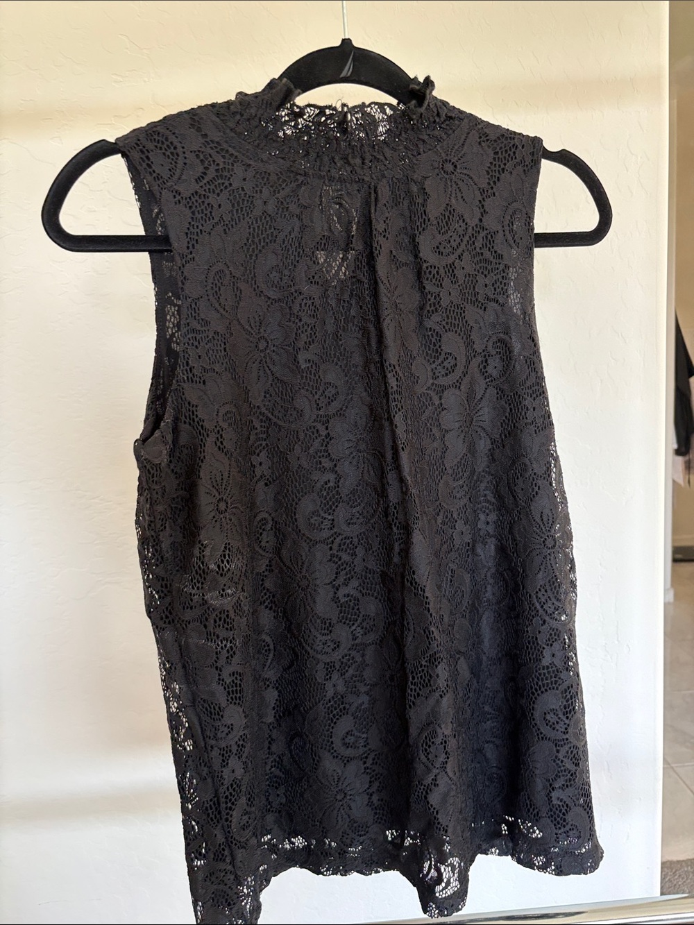 Cable & Gauge Black Floral Lace Sleeveless Mock Neck Tank